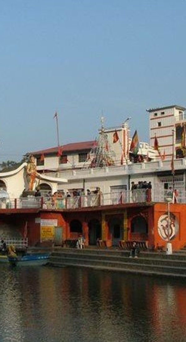 Chamunda-devi-temple-e1388233714881 Chamunda-devi-temple-e1388233714881